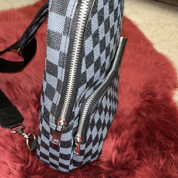 NEW Grey Black Sling Crossbody Purse Checkered Backpack Bag faux leather - Picture 2 of 6